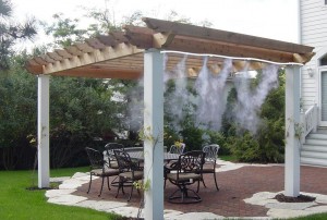 Brumisateur sur terrasse aménagée